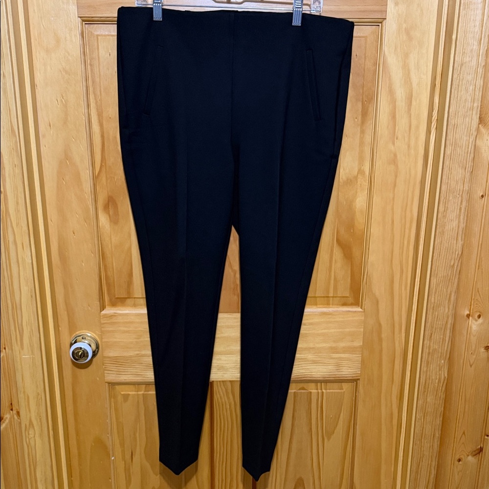 Chico's Black Straight Leg Pull On Pants, Size 2.5/14.